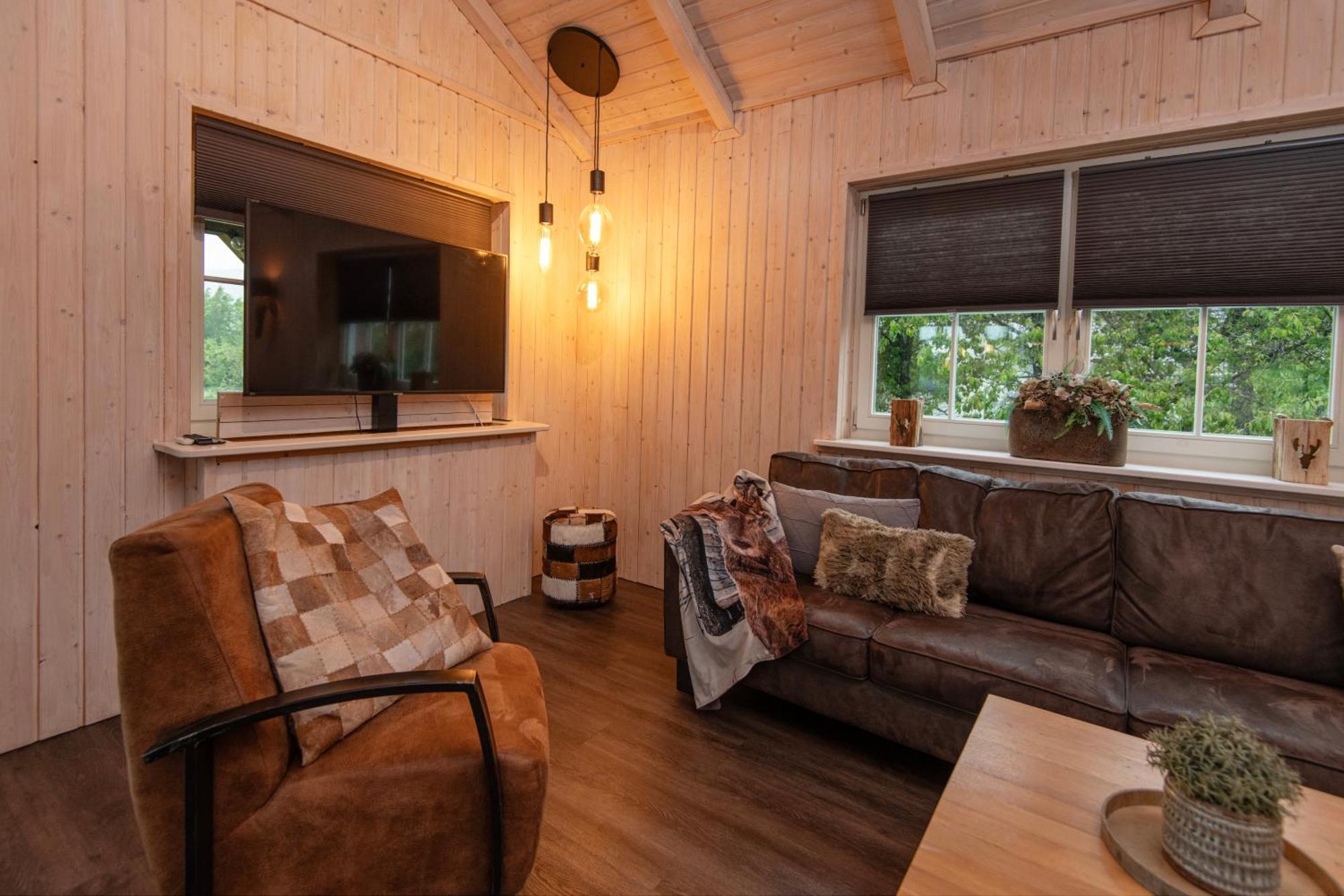 Kustelberg Lodges Medebach Exterior photo